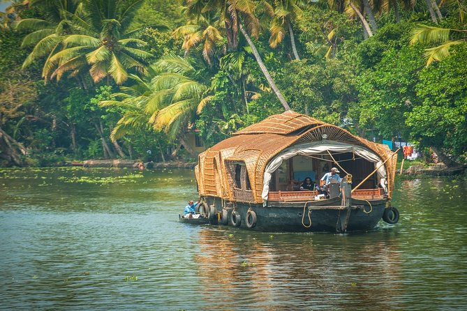 Day 4: Thekkady to Alleppey (Houseboat Stay)